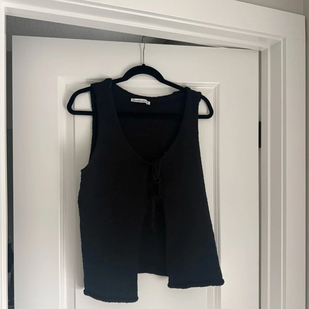 Abercrombie & Fitch Black Textured Tie-Front Tank - Picture 11 of 12